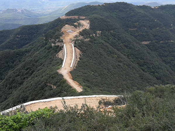 风电项目道路施工.jpg